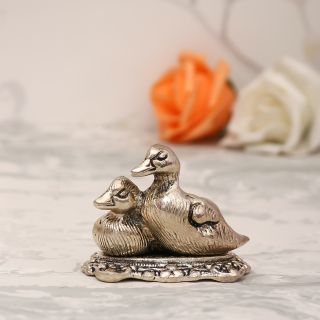 eCraftIndia Set Of 2 Loving Metal Swans (ASWAN506)